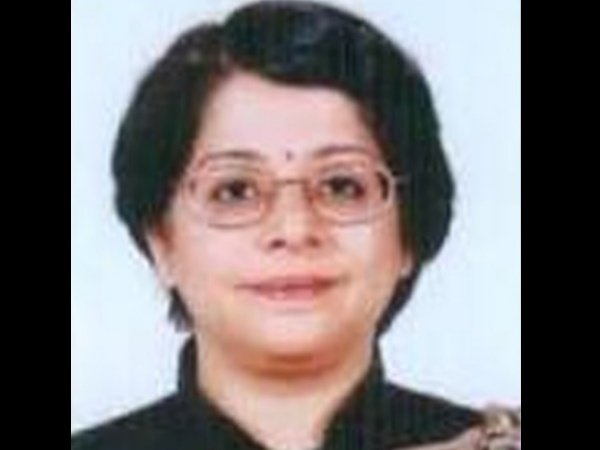 ইন্দু মালহোত্রার পরিচিতি