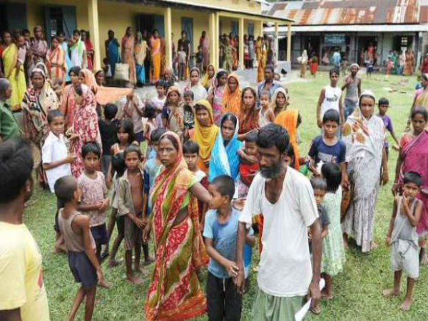 অসমের জাতীয় নাগরিক পঞ্জীর প্রথম খসড়ায় নেই ৭০ শতাংশ বাঙালির নাম, উঠছে নানা প্রশ্ন অসমের জাতীয় নাগরিক পঞ্জীর প্রথম খসড়ায় নেই ৭০ শতাংশ বাঙালির নাম, উঠছে নানা প্রশ্ন