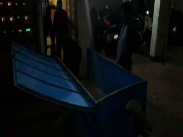 বার ড্যান্সারের ঝুলন্ত দেহ উদ্ধার, চাঞ্চল্য বাগুইআটিতে বার ড্যান্সারের ঝুলন্ত দেহ উদ্ধার, চাঞ্চল্য বাগুইআটিতে