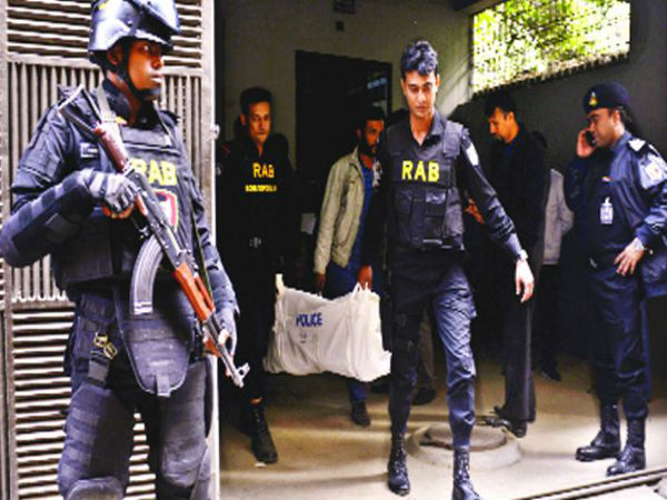বাংলাদেশে প্রধানমন্ত্রীর কার্যালয়ের কাছে নিরাপত্তা বাহিনীর অভিযান, মৃত ৩ জঙ্গি বাংলাদেশে প্রধানমন্ত্রীর কার্যালয়ের কাছে নিরাপত্তা বাহিনীর অভিযান, মৃত ৩ জঙ্গি