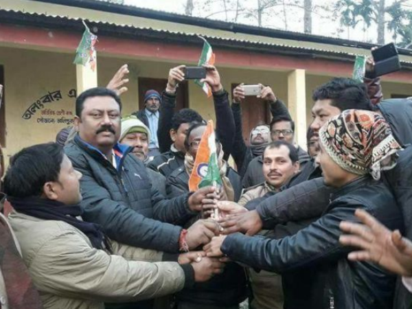সভাপতির বিরুদ্ধে বিদ্রোহে পদত্যাগের হিড়িক বিজেপিতে, এবার কারা চললেন তৃণমূলে সভাপতির বিরুদ্ধে বিদ্রোহে পদত্যাগের হিড়িক বিজেপিতে, এবার কারা চললেন তৃণমূলে