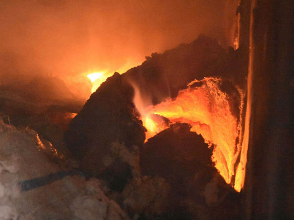 রাজধানী শহরে ভয়াবহ অগ্নিকাণ্ড মৃত্যু বাড়ছে রাজধানী শহরে ভয়াবহ অগ্নিকাণ্ড মৃত্যু বাড়ছে