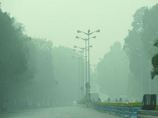 ঘন কুয়াশায় আচ্ছন্ন শহর, তাপমাত্রা কি আর কমবে, জেনে নিন ঘন কুয়াশায় আচ্ছন্ন শহর, তাপমাত্রা কি আর কমবে, জেনে নিন