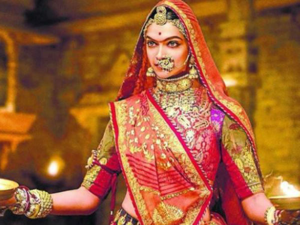 'পদ্মাবত' -এর এই টিজার কি বিক্ষোভকারীদের উদ্দেশে বনশালীর জবাব! দেখুন ভিডিও 'পদ্মাবত' -এর এই টিজার কি বিক্ষোভকারীদের উদ্দেশে বনশালীর জবাব! দেখুন ভিডিও