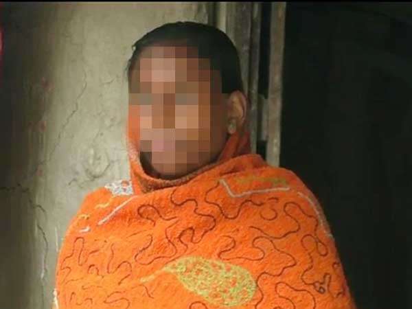 নির্যাতিতা মহিলা নির্যাতিতা মহিলা