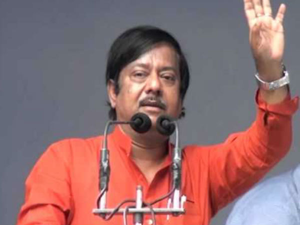 মুকুলকে নাস্তানাবুদ দেখে উল্লসিত তৃণমূল কংগ্রেস মুকুলকে নাস্তানাবুদ দেখে উল্লসিত তৃণমূল কংগ্রেস