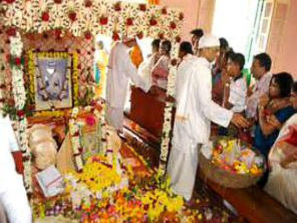 কাশীপুর উদ্যানবাটিতে কল্পতরু উৎসব, সকাল থেকে ভক্ত সমাগম কাশীপুর উদ্যানবাটিতে কল্পতরু উৎসব, সকাল থেকে ভক্ত সমাগম