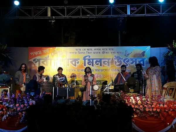মেঠো সুরে দোহারের গানে ভরে উঠল পূর্বালোক মিলন উৎসব মেঠো সুরে দোহারের গানে ভরে উঠল পূর্বালোক মিলন উৎসব