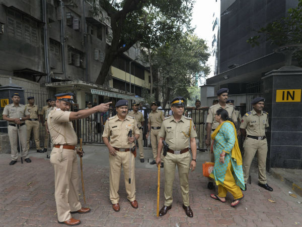 'পদ্মাবত' নিয়ে এই এলাকায় জারি ১৪৪ ধারা, ফুঁসছে কার্নি সেনা 'পদ্মাবত' নিয়ে এই এলাকায় জারি ১৪৪ ধারা, ফুঁসছে কার্নি সেনা