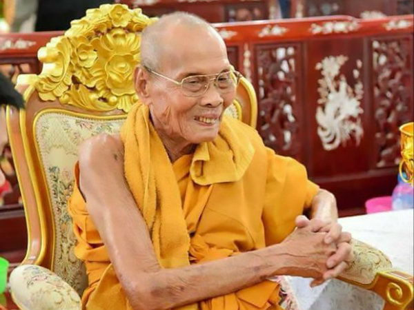 মৃত্যুর দু'মাস পরও হাসছেন বৌদ্ধ সন্ন্যাসী, ভাইরাল হল ছবি মৃত্যুর দু'মাস পরও হাসছেন বৌদ্ধ সন্ন্যাসী, ভাইরাল হল ছবি