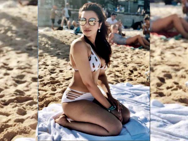 শরীরে 'কার্ভ' না থাকলে মহিলারা পকেটহীন জিনস-এর মতো! সৈকতে উষ্ণতা ছড়িয়ে বললেন শামা শরীরে 'কার্ভ' না থাকলে মহিলারা পকেটহীন জিনস-এর মতো! সৈকতে উষ্ণতা ছড়িয়ে বললেন শামা