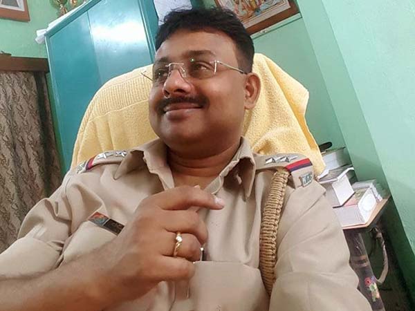 জমি বিবাদের জের, অতি সংকটজনক অবস্থায় হাসপাতালে হাওড়ার শ্যামপুরের ওসি জমি বিবাদের জের, অতি সংকটজনক অবস্থায় হাসপাতালে হাওড়ার শ্যামপুরের ওসি