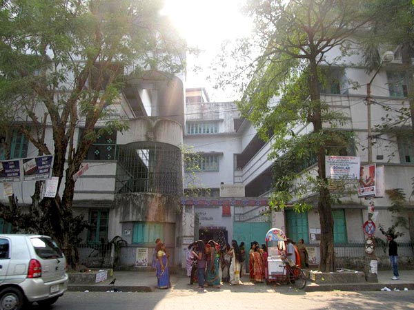 দক্ষিণ কলকাতার আরও এক নামী স্কুলে যৌন নির্যাতন দক্ষিণ কলকাতার আরও এক নামী স্কুলে যৌন নির্যাতন