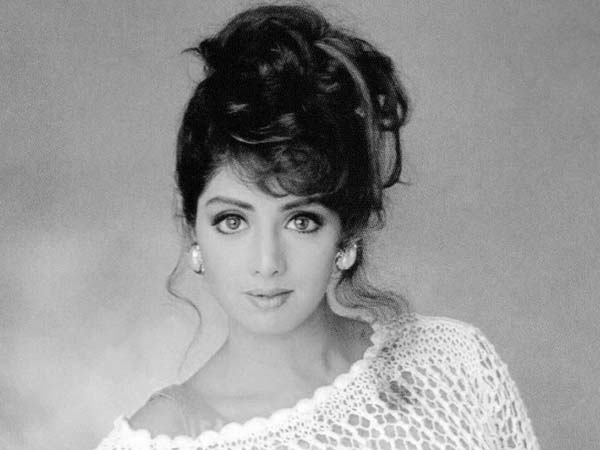 অনিল আম্বানির প্রাইভেট জেট -এ দেশে ফিরছে শ্রীদেবীর শবদেহ,শেষ ময়না তদন্ত অনিল আম্বানির প্রাইভেট জেট -এ দেশে ফিরছে শ্রীদেবীর শবদেহ,শেষ ময়না তদন্ত