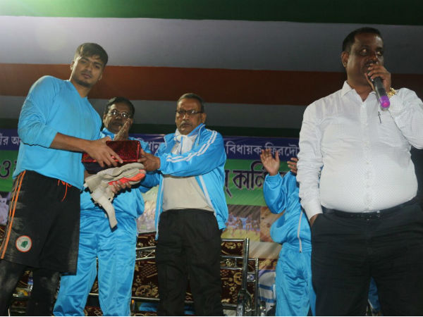 রাবিন্দ্রীক চেতনা থেকে বাউল, বর্ণাঢ্য জমকালো উদ্বোধন সোনারপুরের স্পোর্টস কার্নিভাল-এর রাবিন্দ্রীক চেতনা থেকে বাউল, বর্ণাঢ্য জমকালো উদ্বোধন সোনারপুরের স্পোর্টস কার্নিভাল-এর