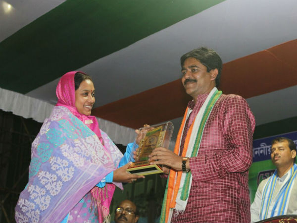 রাবিন্দ্রীক চেতনা থেকে বাউল, বর্ণাঢ্য জমকালো উদ্বোধন সোনারপুরের স্পোর্টস কার্নিভাল-এর রাবিন্দ্রীক চেতনা থেকে বাউল, বর্ণাঢ্য জমকালো উদ্বোধন সোনারপুরের স্পোর্টস কার্নিভাল-এর