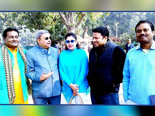 মুকুলের পথেই কি তৃণমূল সাংসদ! জল্পনার মাঝেই রাখঢাক না রেখে স্পষ্ট করলেন অবস্থান মুকুলের পথেই কি তৃণমূল সাংসদ! জল্পনার মাঝেই রাখঢাক না রেখে স্পষ্ট করলেন অবস্থান