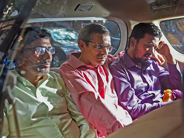 বেচু তিওয়ারি, যশবন্ত জোশী ও প্রফুল সওয়ান্ত, পিএনবি কর্মী