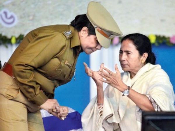 তাঁর মুখ বন্ধের চেষ্টা করছে সরকার, অভিযোগ ভারতী ঘোষের তাঁর মুখ বন্ধের চেষ্টা করছে সরকার, অভিযোগ ভারতী ঘোষের