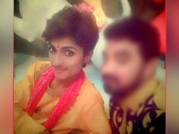 'স্কুলে না পাঠিয়ে সন্তান নিয়ে কি এবার ঘরে বসে থাকব!' কারমেলকাণ্ডে ভেসে উঠল প্রশ্ন 'স্কুলে না পাঠিয়ে সন্তান নিয়ে কি এবার ঘরে বসে থাকব!' কারমেলকাণ্ডে ভেসে উঠল প্রশ্ন