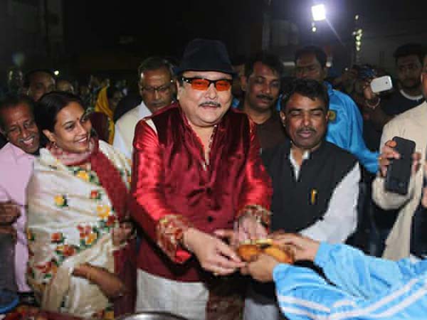 কলকাতার থেকেও উচ্চাসনে সোনারপুর! স্পোর্টস কার্নিভালে ফিরদৌসীদের ভূয়সী প্রশংসায় মদন কলকাতার থেকেও উচ্চাসনে সোনারপুর! স্পোর্টস কার্নিভালে ফিরদৌসীদের ভূয়সী প্রশংসায় মদন