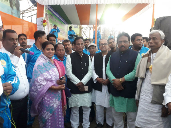 রাবিন্দ্রীক চেতনা থেকে বাউল, বর্ণাঢ্য জমকালো উদ্বোধন সোনারপুরের স্পোর্টস কার্নিভাল-এর রাবিন্দ্রীক চেতনা থেকে বাউল, বর্ণাঢ্য জমকালো উদ্বোধন সোনারপুরের স্পোর্টস কার্নিভাল-এর
