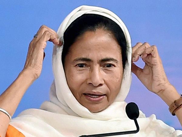 বিশ্ব বাংলা ছেড়ে এবার এই ইস্যুতে মমতাকে তোপ মুকুলের বিশ্ব বাংলা ছেড়ে এবার এই ইস্যুতে মমতাকে তোপ মুকুলের