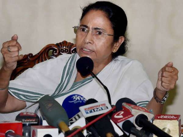 পিএনবি প্রতারণা নিয়ে মোদীর বিরুদ্ধে চাঞ্চল্যকর অভিযোগ মমতার পিএনবি প্রতারণা নিয়ে মোদীর বিরুদ্ধে চাঞ্চল্যকর অভিযোগ মমতার