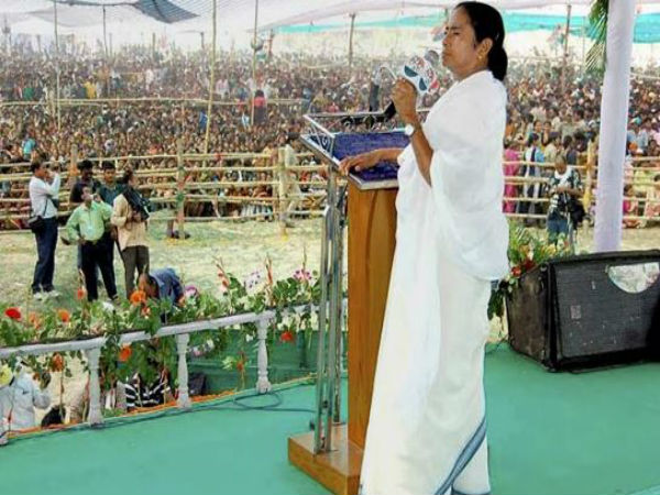 কংগ্রেস ‘না ঘরকা না ঘাটকা’, দেশকে পথ দেখাবে ‘স্বচ্ছ পার্টি’ তৃণমূল, মত মমতার কংগ্রেস ‘না ঘরকা না ঘাটকা’, দেশকে পথ দেখাবে ‘স্বচ্ছ পার্টি’ তৃণমূল, মত মমতার