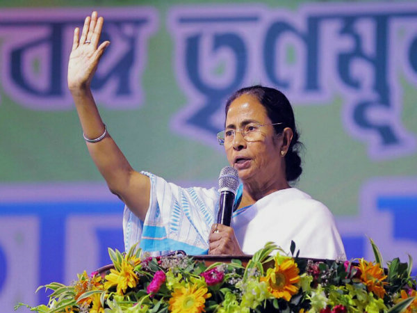 দ্বৈত রণকৌশলে পাহাড় সফর হিট মুখ্যমন্ত্রী মমতার দ্বৈত রণকৌশলে পাহাড় সফর হিট মুখ্যমন্ত্রী মমতার