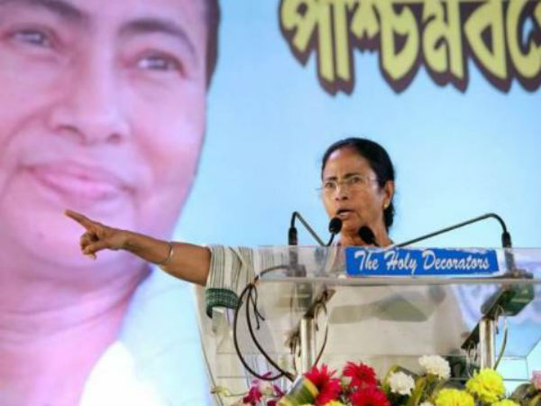 ডায়রিয়া-কাণ্ডে ক্ষুব্ধ কি মুখ্যমন্ত্রী, বৈঠকে 'ব্রাত্য' শোভন ডায়রিয়া-কাণ্ডে ক্ষুব্ধ কি মুখ্যমন্ত্রী, বৈঠকে 'ব্রাত্য' শোভন