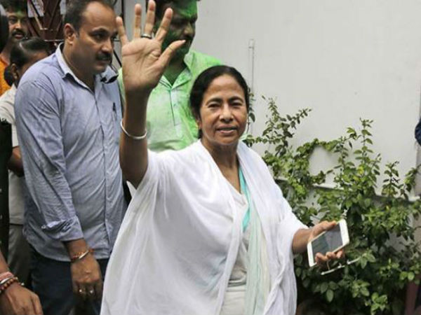 ফের জেলা সফরে মুখ্যমন্ত্রী, সোমবার নদিয়া দিয়ে শুরু সফর ফের জেলা সফরে মুখ্যমন্ত্রী, সোমবার নদিয়া দিয়ে শুরু সফর