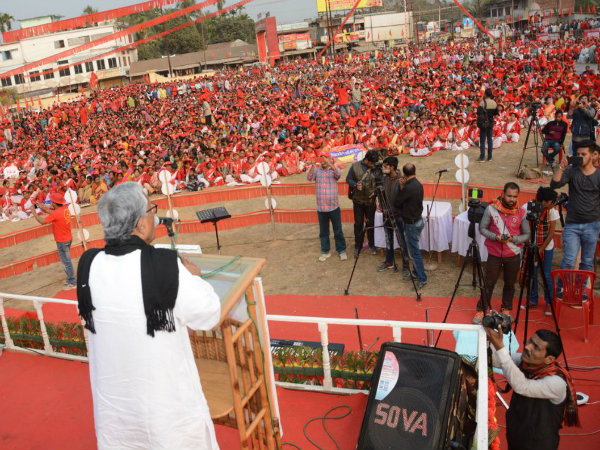 'হিরা'-র পাল্টা 'দুর্বল প্রধানমন্ত্রী'! মোদীকে সুযোগ বুঝে আক্রমণে মানিক 'হিরা'-র পাল্টা 'দুর্বল প্রধানমন্ত্রী'! মোদীকে সুযোগ বুঝে আক্রমণে মানিক