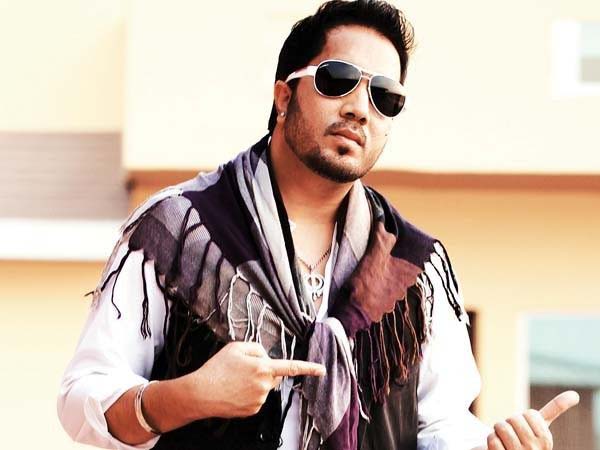 মিকা সিং-কে নিয়ে বিতর্ক