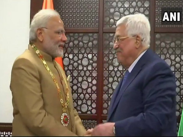 মোদীকে রাজকীয় সম্মাননা প্যালেস্তাইনে মোদীকে রাজকীয় সম্মাননা প্যালেস্তাইনে