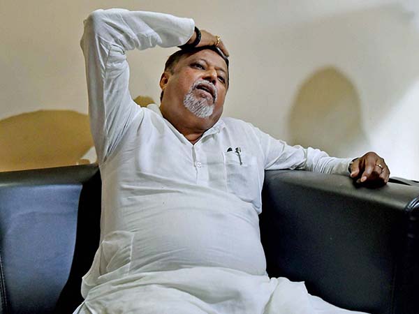 খাসতালুকেই ‘জামানত জব্দ’ মুকুলের, হেভিওয়েট’ তকমা গেল বলে খাসতালুকেই ‘জামানত জব্দ’ মুকুলের, হেভিওয়েট’ তকমা গেল বলে