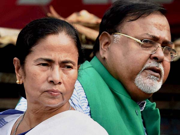 দলীয় মুখপত্রের ক্যালেন্ডারে তারিখ বিভ্রাট, মমতা-পার্থর 'দ্বিমত' নিয়ে প্রশ্ন দলীয় মুখপত্রের ক্যালেন্ডারে তারিখ বিভ্রাট, মমতা-পার্থর 'দ্বিমত' নিয়ে প্রশ্ন
