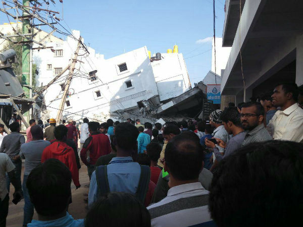 পাঁচতলা বাড়ি ধসে বেঙ্গালুরুতে দুর্ঘটনা, বাড়ছে মৃত্যু আশঙ্কা পাঁচতলা বাড়ি ধসে বেঙ্গালুরুতে দুর্ঘটনা, বাড়ছে মৃত্যু আশঙ্কা