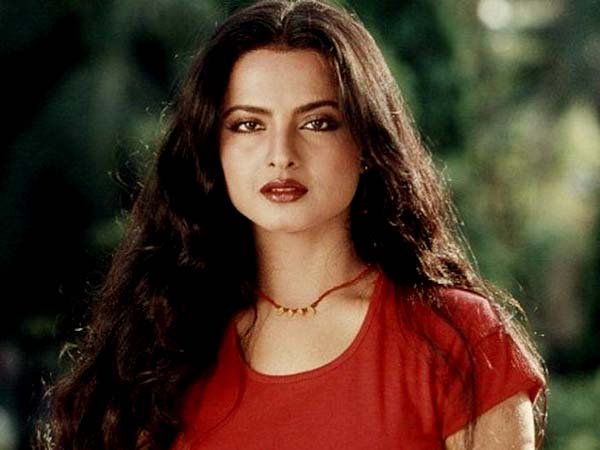 রেখার সঙ্গে প্রতিযোগিতা