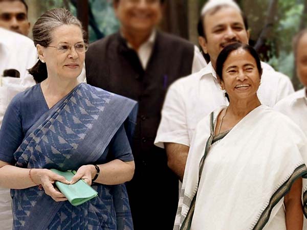 মমতাকে ফোন সনিয়ার, শুভেচ্ছার মোড়কে জোটবার্তায় শুরু ২০১৯-এর সলতে পাকানো মমতাকে ফোন সনিয়ার, শুভেচ্ছার মোড়কে জোটবার্তায় শুরু ২০১৯-এর সলতে পাকানো