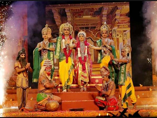 ফের বিতর্কে তাজমহল! বদলে যাচ্ছে তাজ মহোৎসবের উদ্বোধনী অনুষ্ঠান ফের বিতর্কে তাজমহল! বদলে যাচ্ছে তাজ মহোৎসবের উদ্বোধনী অনুষ্ঠান