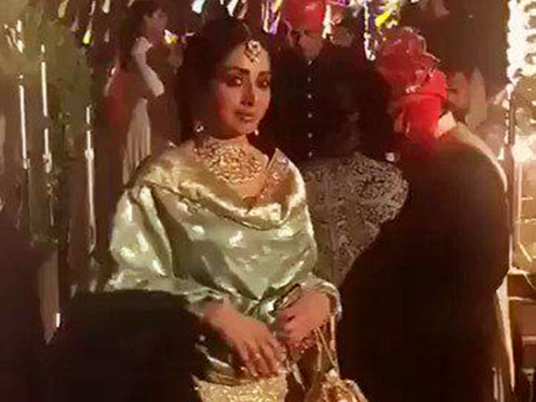 ঘাঘরা চোলিতে বিয়ের রাতে