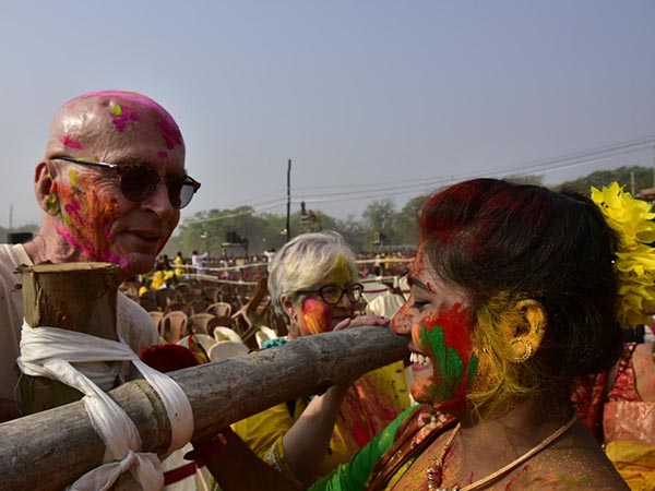 তোমার নাম কি গো সই