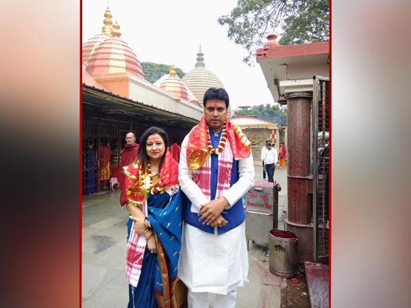 পাঞ্জাবিকে বিয়ে