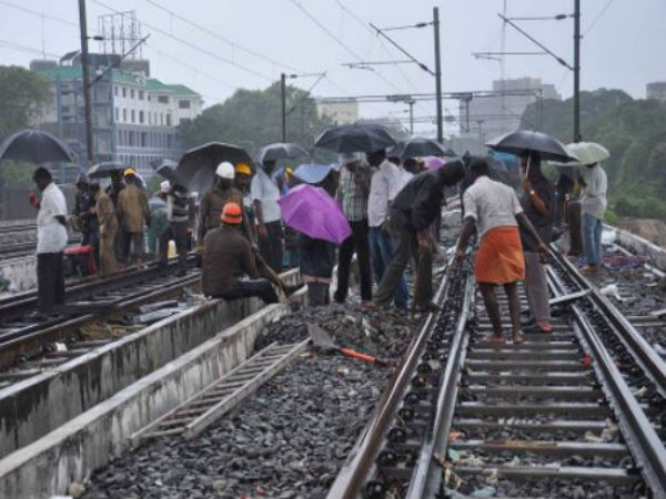 রেলকর্মীদের দাবি