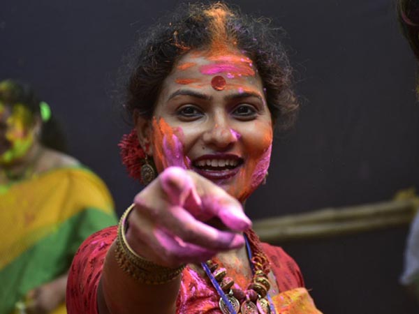 তোমায় যদি বলি আসতে তুমি কি আসবে?