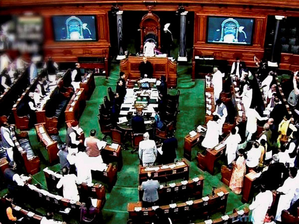 লোকসভায় নাটকীয় পরিস্থিতি