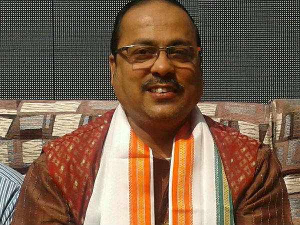 ফেসবুক পোস্টে দলত্যাগের জল্পনা তৃণমূল নেতার! ‘ডার্টি পলিটিক্স’ বিদ্রোহে কীসের ইঙ্গিত ফেসবুক পোস্টে দলত্যাগের জল্পনা তৃণমূল নেতার! ‘ডার্টি পলিটিক্স’ বিদ্রোহে কীসের ইঙ্গিত