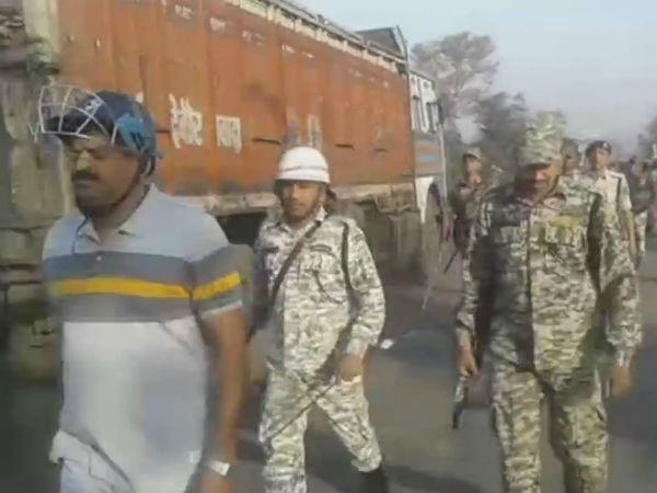 ধর্মীয় মূর্তি ভাঙা নিয়ে সংঘর্ষে উত্তাল এই প্রতিবেশী রাজ্য ধর্মীয় মূর্তি ভাঙা নিয়ে সংঘর্ষে উত্তাল এই প্রতিবেশী রাজ্য