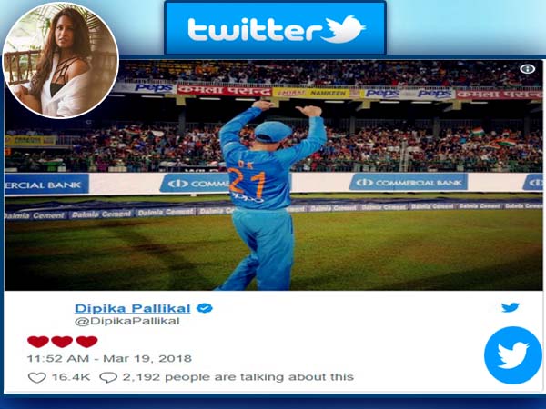 দীনেশের সঙ্গে দূরত্ব বজায় রেখে মুরলী বিজয় যা করলেন দীনেশের সঙ্গে দূরত্ব বজায় রেখে মুরলী বিজয় যা করলেন